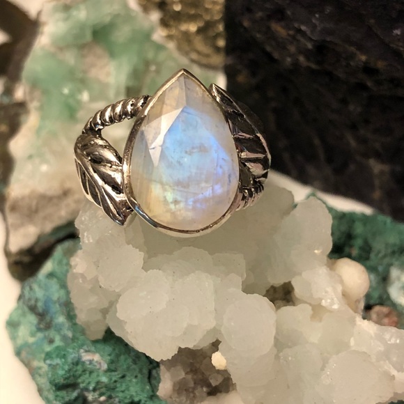 Moonstone Ring - Picture 7 of 7